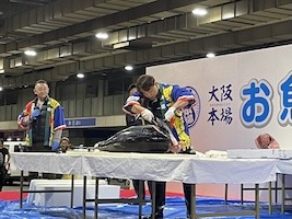 マグロ解体ショー＆即売会
