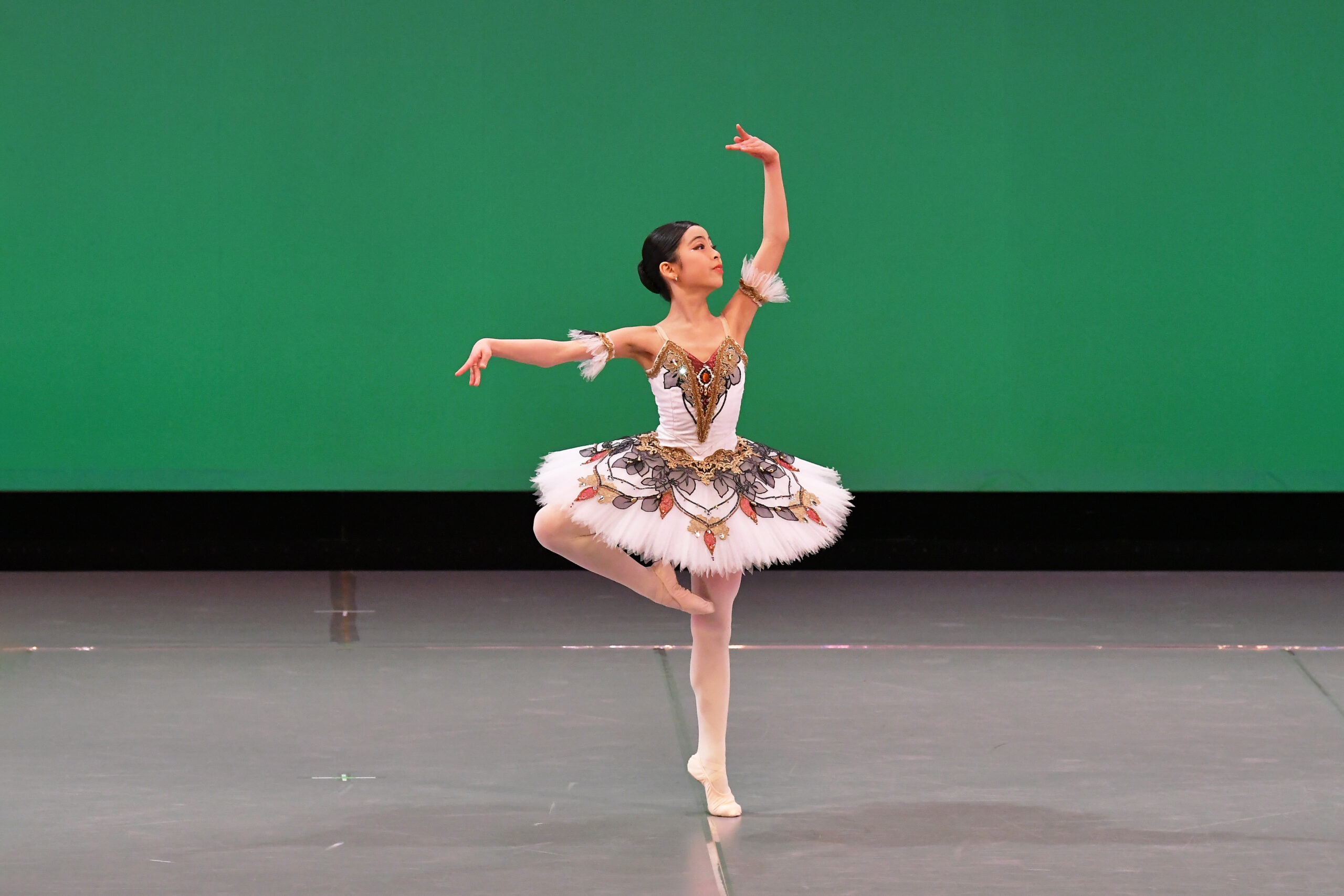 バレエシューズ部門　第2位　明田小夏「パキータよりVa」 8011-14　撮影：古都栄二（テス大阪）