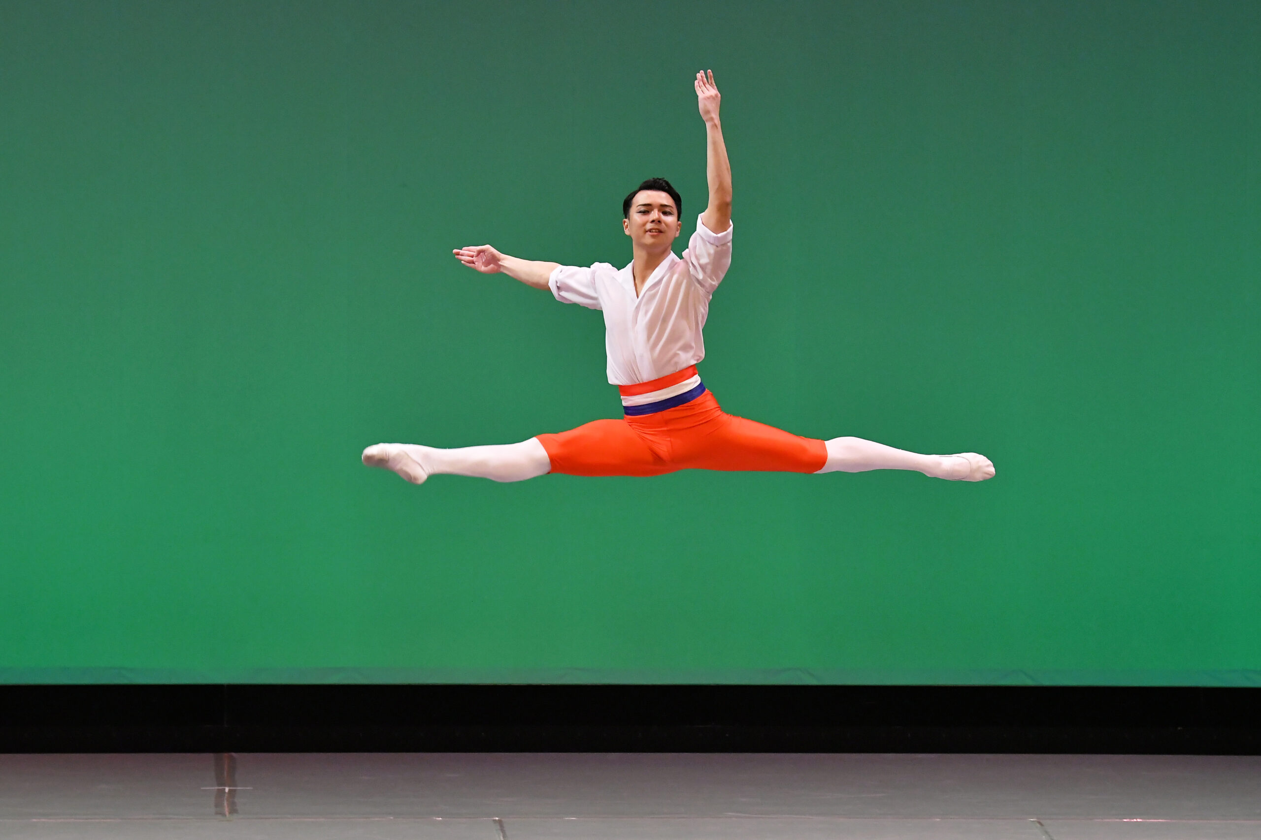 シニアの部 第2位　水沼翔輝「パリの炎よりVa」 4015-52　撮影：古都栄二（テス大阪）